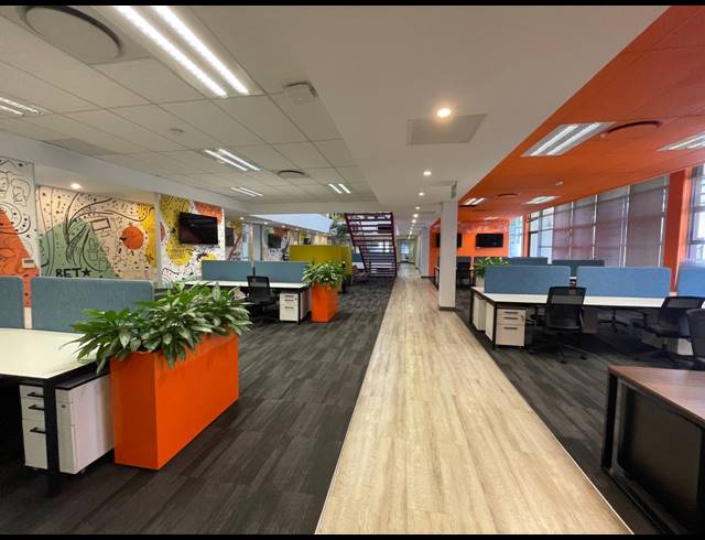 2,095M² OFFICE TO LET IN BRYANSTON